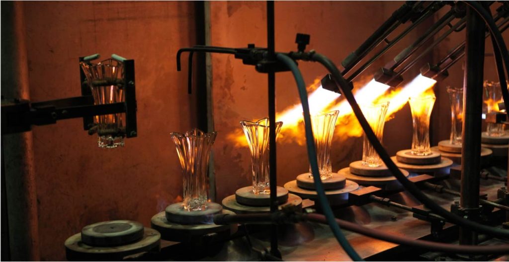 Zakelijke energie in de glasproductie: loop deze drie bespaartips niet mis!